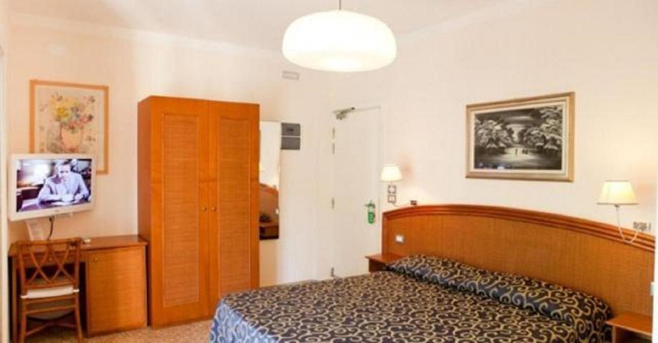 Hotel Horizonte Bibione Exteriör bild